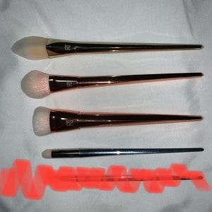 COPY - Real Techniques Bold Metals Makeup Brush Collection Beauty Foundation Ey…